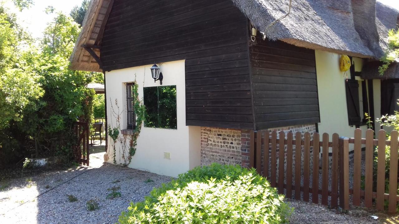 Ferienhaus Les 2 Chaumieres Avec Piscine Epinay
